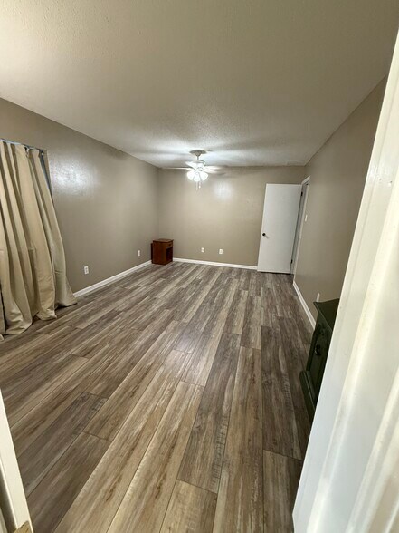 master bedroom - 6701 Dickens Ferry Rd