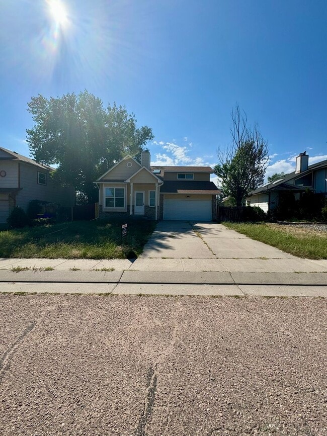 Building Photo - Lovely 3 bedroom/2 bath home in Fountain V...