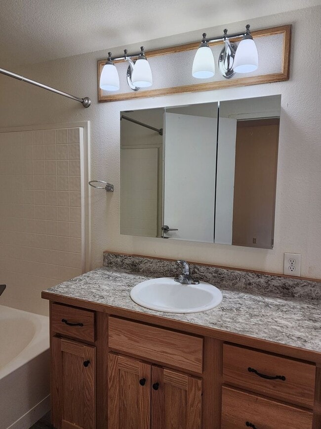 Building Photo - Charming 3-Bedroom Home in the Heart of Pa...