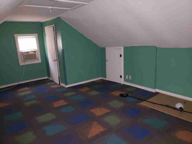 Building Photo - 815 Cornell Ave