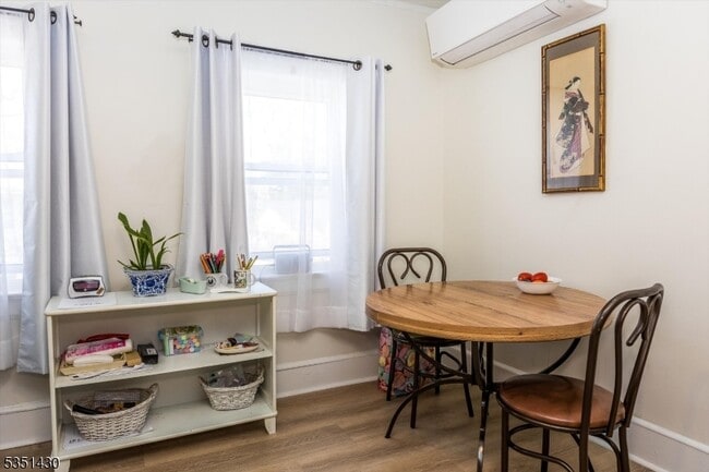 Building Photo - 6 Boyden Pkwy S