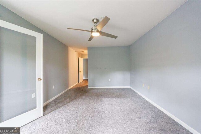 Building Photo - 27306 Plantation Dr NE