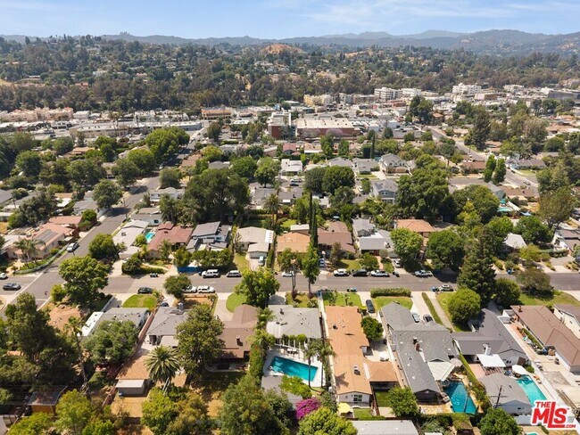 Building Photo - 22621 Dolorosa St