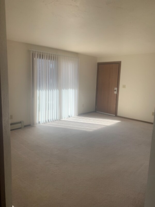 Building Photo - 1103 Anderson Dr