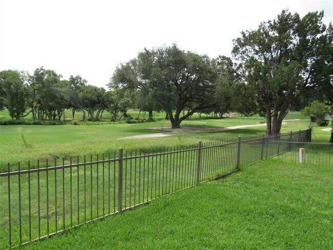 Building Photo - 4008 Sable Oaks Dr