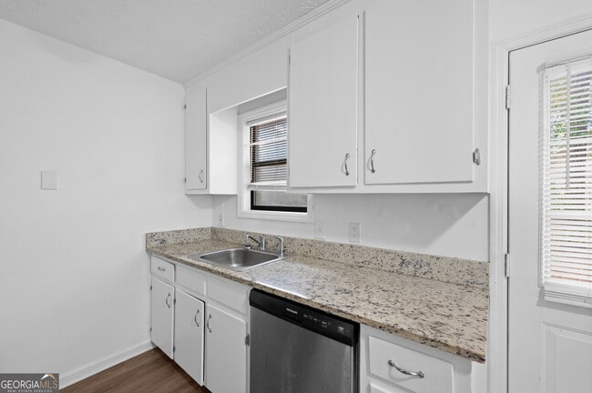 Building Photo - 1012 Davis St