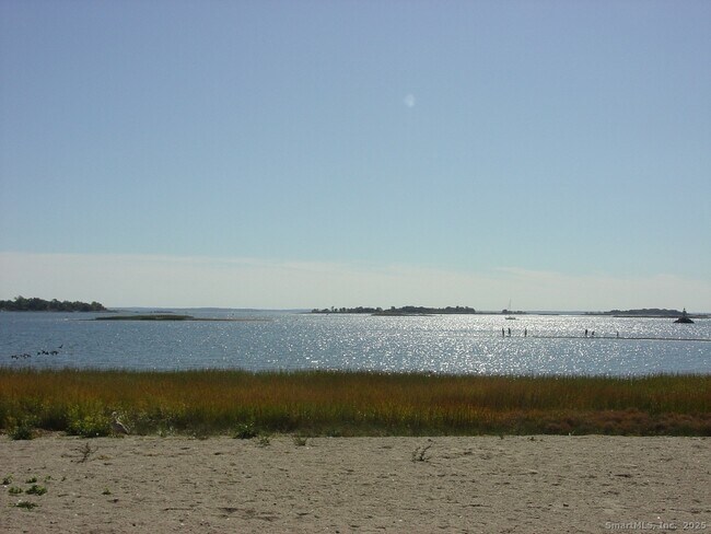 Building Photo - 18 Prospect St