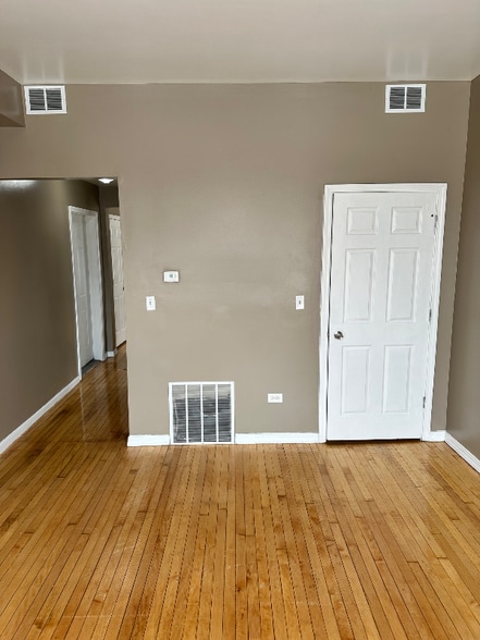 Building Photo - 1809 S Springfield Ave