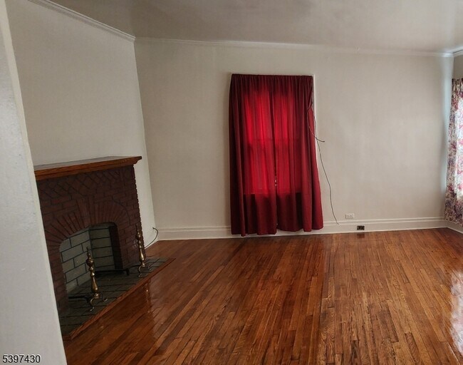 Primary Photo - 445 Minton Pl