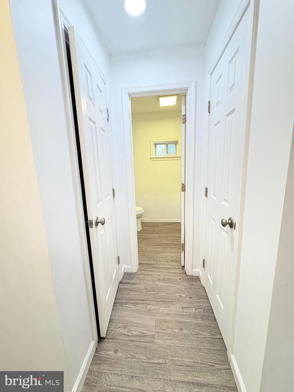 Building Photo - 1630 E 9th St