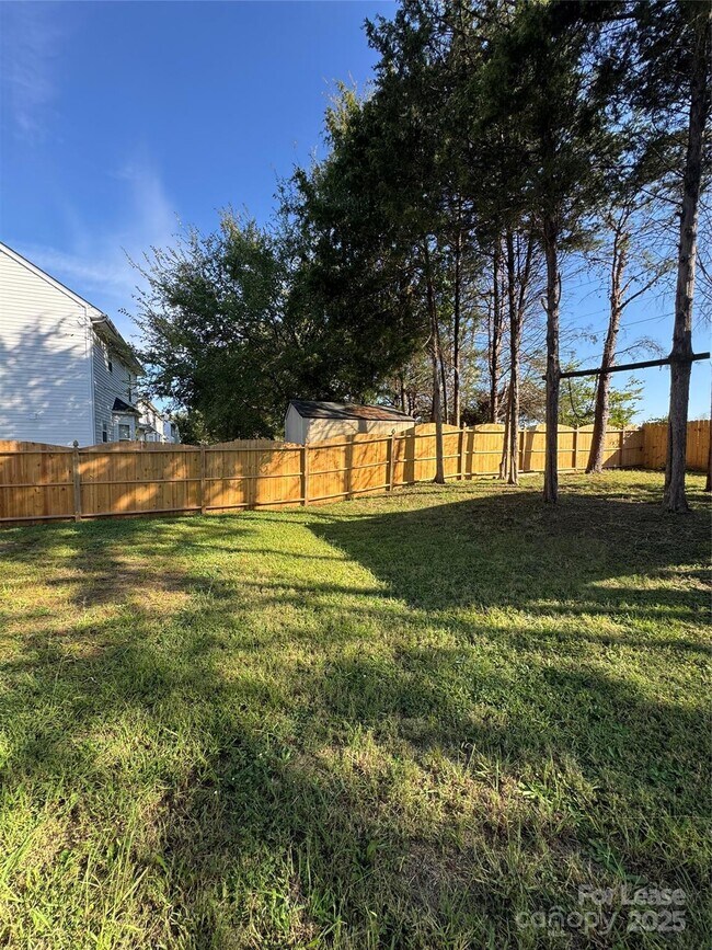 Building Photo - 4533 Cades Cove Dr