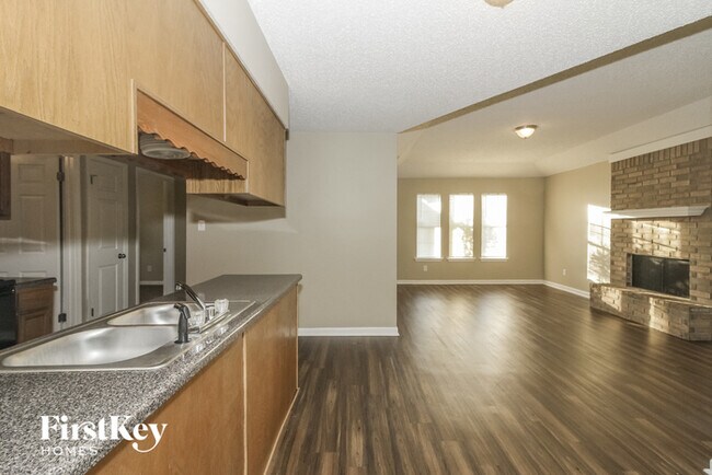 Building Photo - 4308 Rosswood Dr