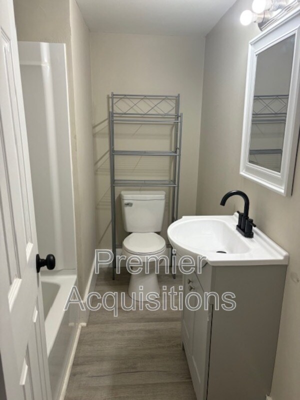 Building Photo - 900 Washington Ave