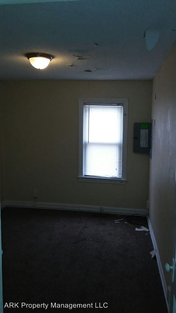 Building Photo - 4273 Kendall Rd