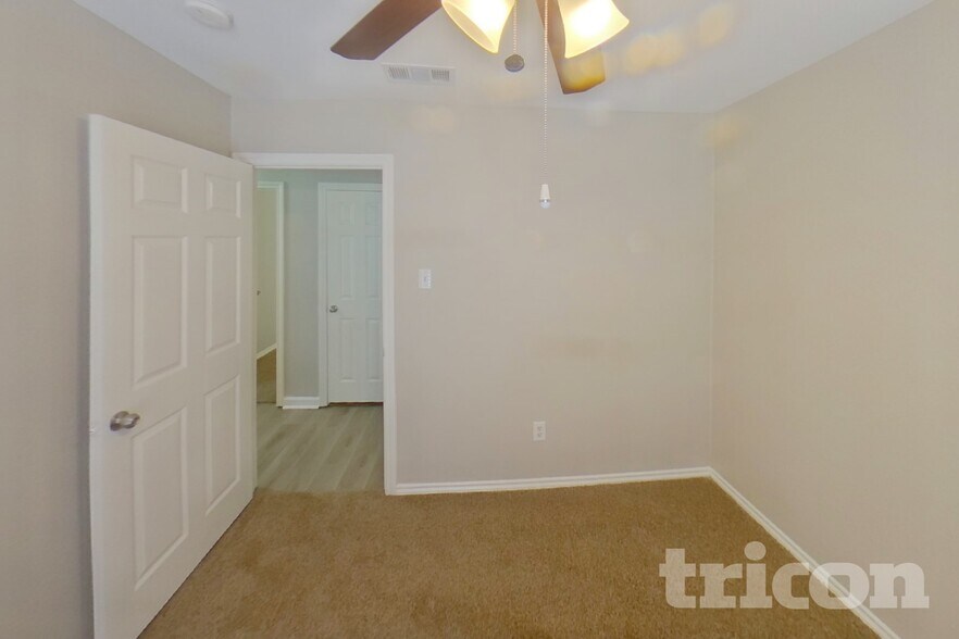 Building Photo - 2616 Spring Rain Dr