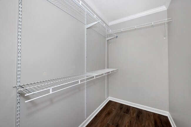 Building Photo - 103 N W Sugar Bluff Ln