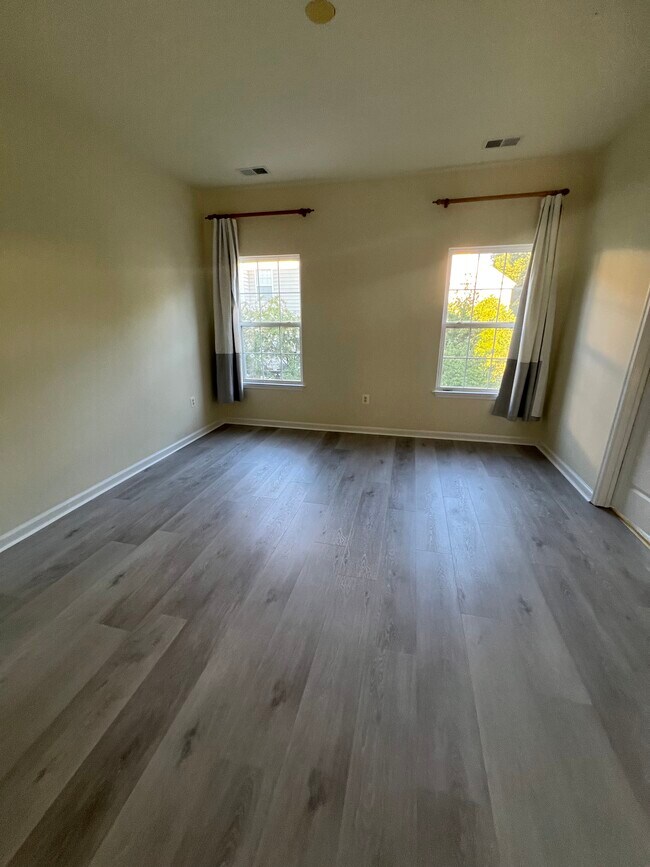 Building Photo - 4121 River Forth Dr