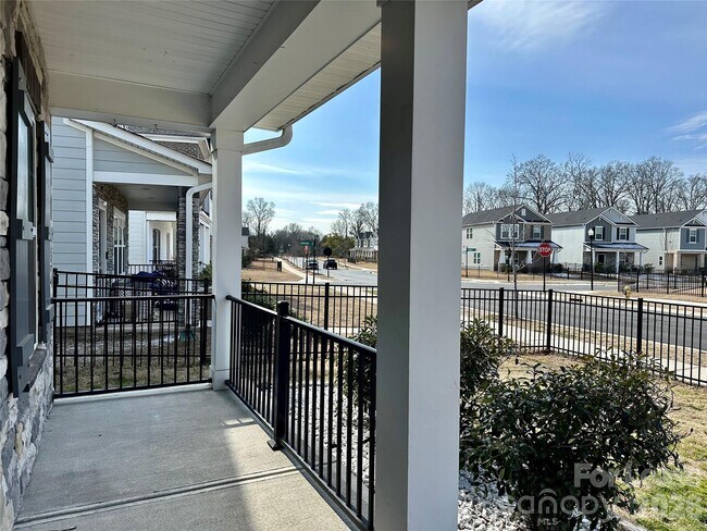 Building Photo - 410 Cranford Dr