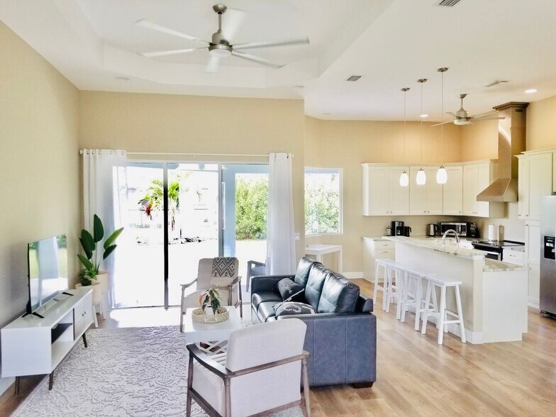 Building Photo - 257 Manor Rd