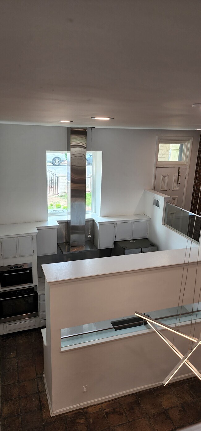 Kitchen - 721 12th St NE