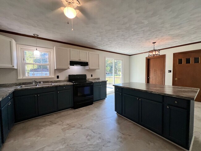 Building Photo - Available Soon! Remodeled 3 Bed, 2 Bath, Brick Ranch