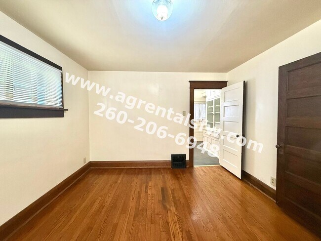 Building Photo - 919 Rivermet Ave