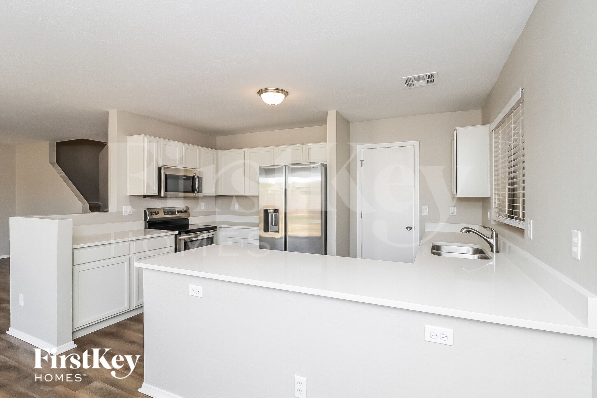 Building Photo - 10612 W Sonora St