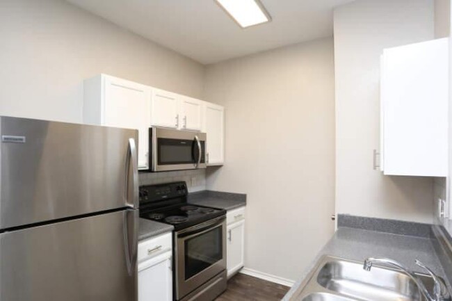 Building Photo - 1 bedroom in Austin TX 78750