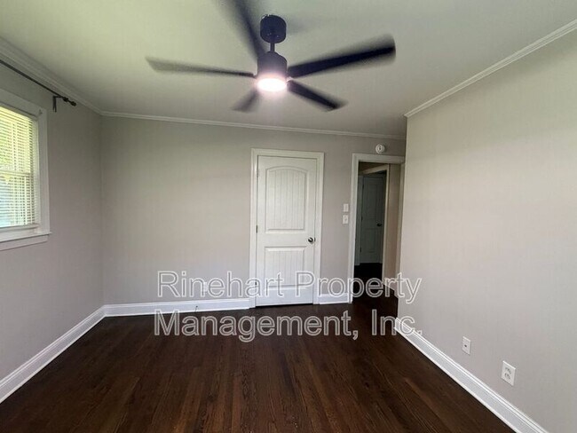 Building Photo - 645 Greenbriar Ave