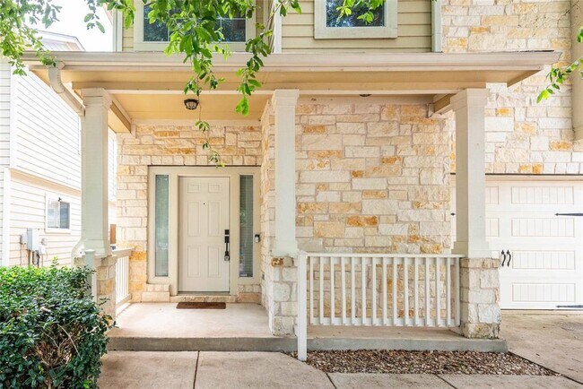 Building Photo - 10502 Wylie Dr