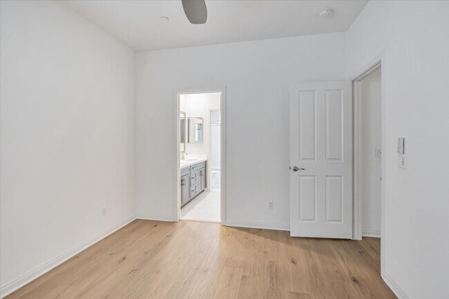 Building Photo - 1067 Sea Glass Wy