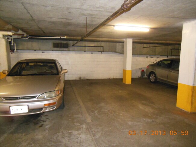 Building Photo - 1 Bed & Den -  All Utilities included