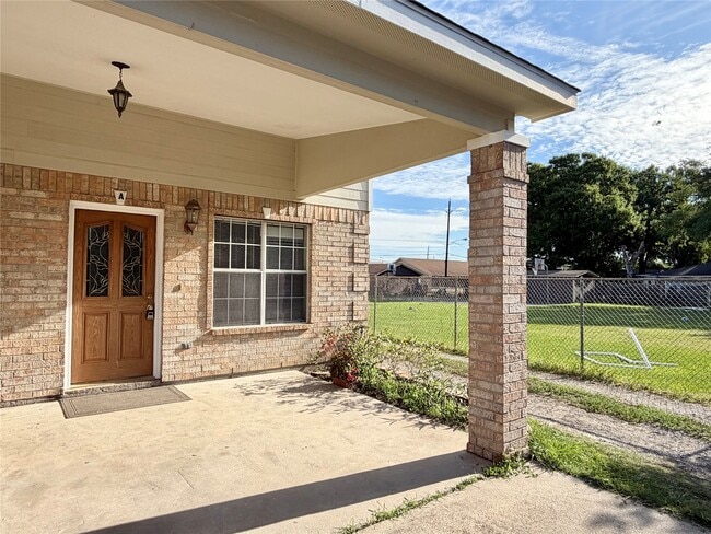 Building Photo - 11102 Maize Ln