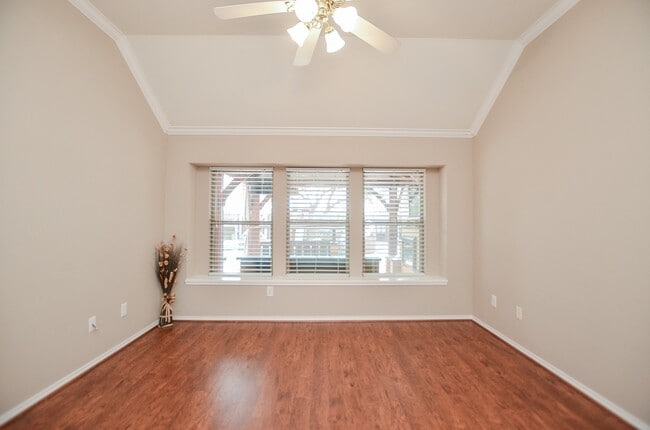 Building Photo - 2811 Willow Fork Dr