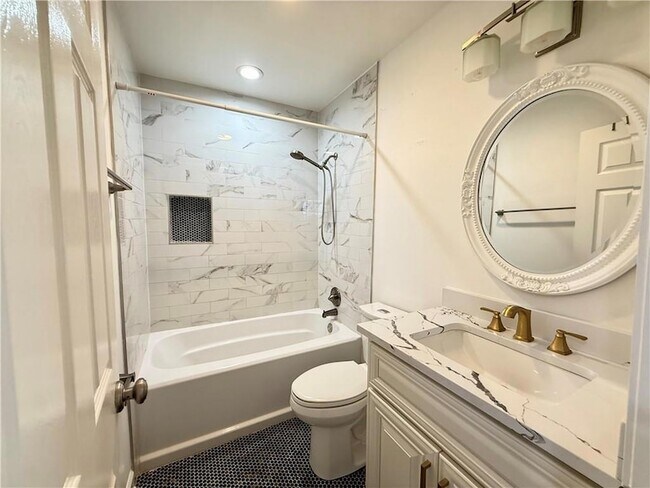 Building Photo - 3324 Davidson Pl