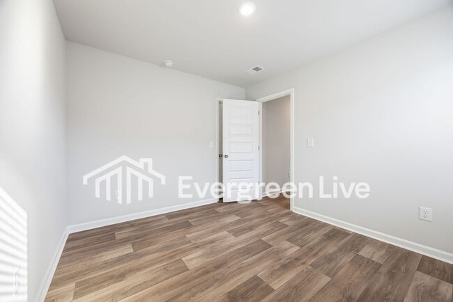 Building Photo - 1234 Willow Oaks Wy