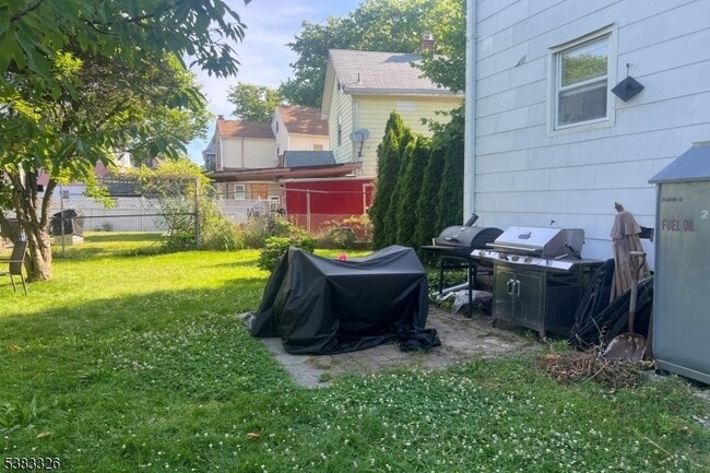 Building Photo - 19 Spring St