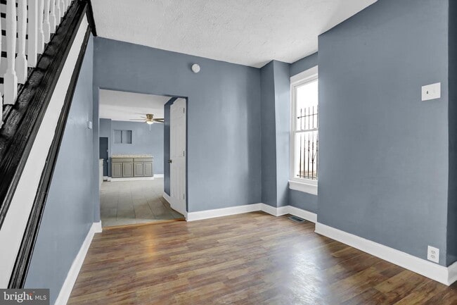 Building Photo - 426 N Belnord Ave