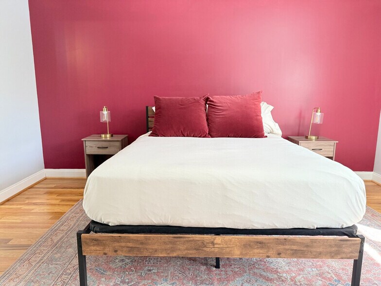 Building Photo - 617 Lake Forest Road