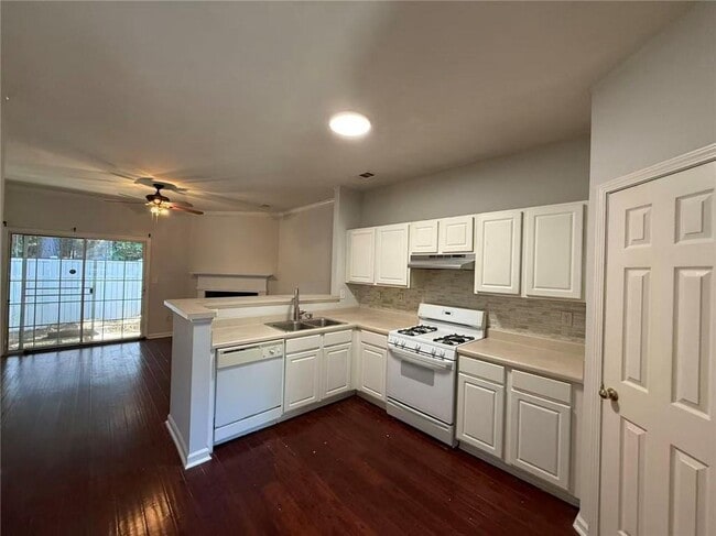 Building Photo - 1499 Cove Creek Cir