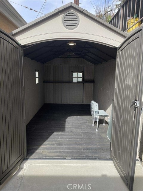 Building Photo - 1367 E Windsor Rd