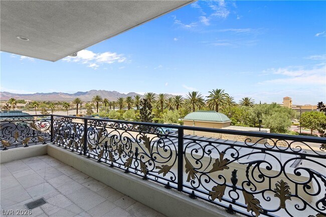 Building Photo - 9103 Alta Dr