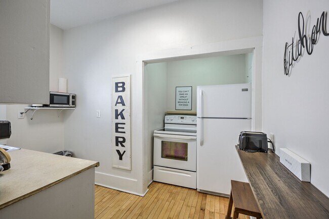 Building Photo - 3314 Jackson St