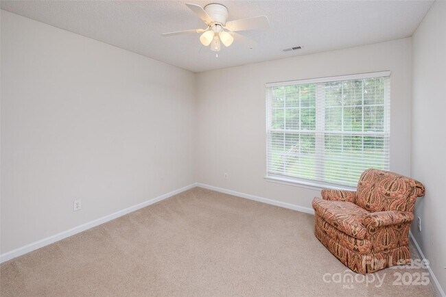 Building Photo - 16017 Woodcote Dr