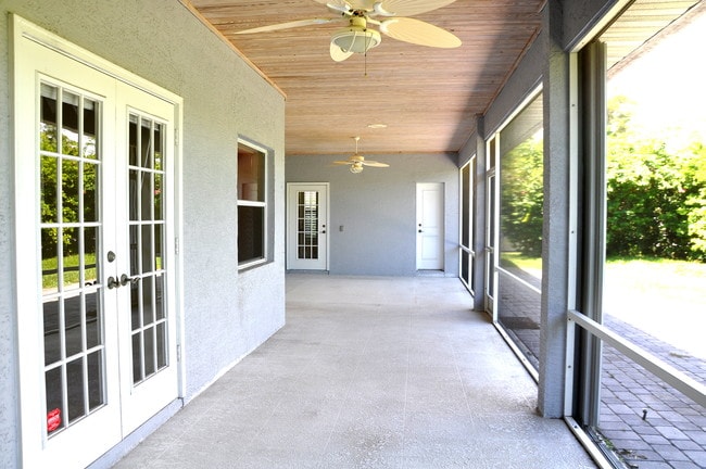 Building Photo - 4040 8th Ln