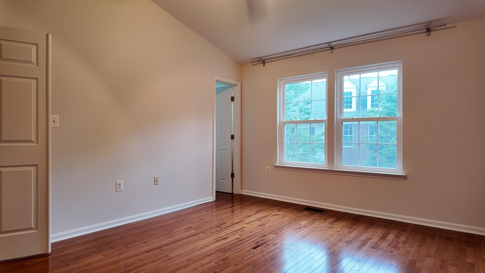 Master Bedroom - 4094 Fountainside Ln
