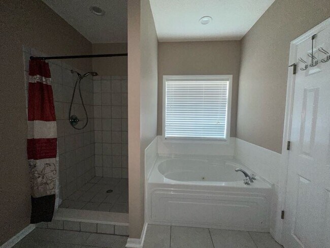 Building Photo - 2910 Buckeye Dr