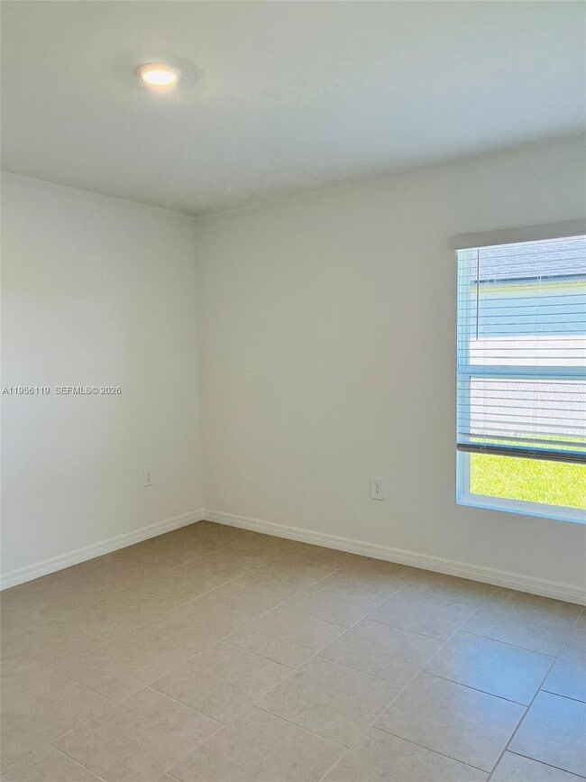 Building Photo - 17603 Paradiso Wy