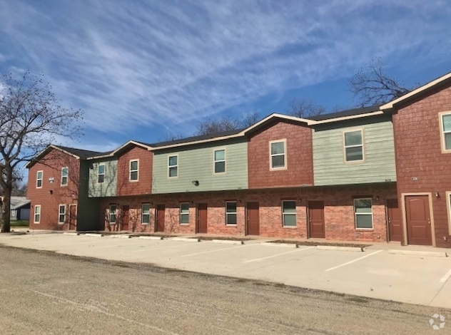 Building Photo - Comanche Townhomes