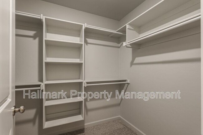 Building Photo - 642 Juniper St